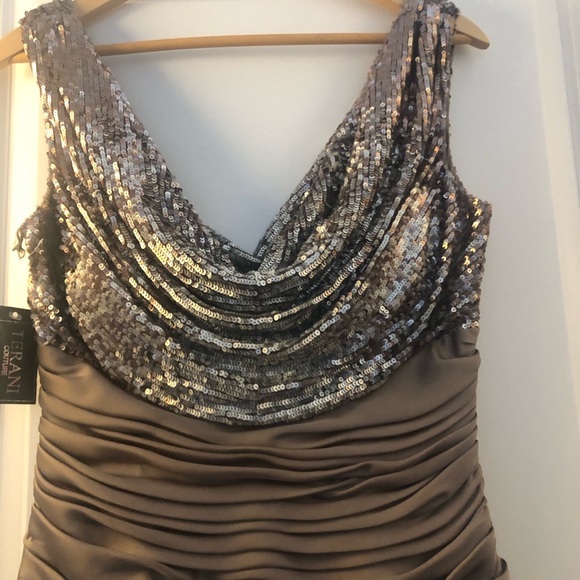 NEW!! Short formal dress - Picture 9 of 15